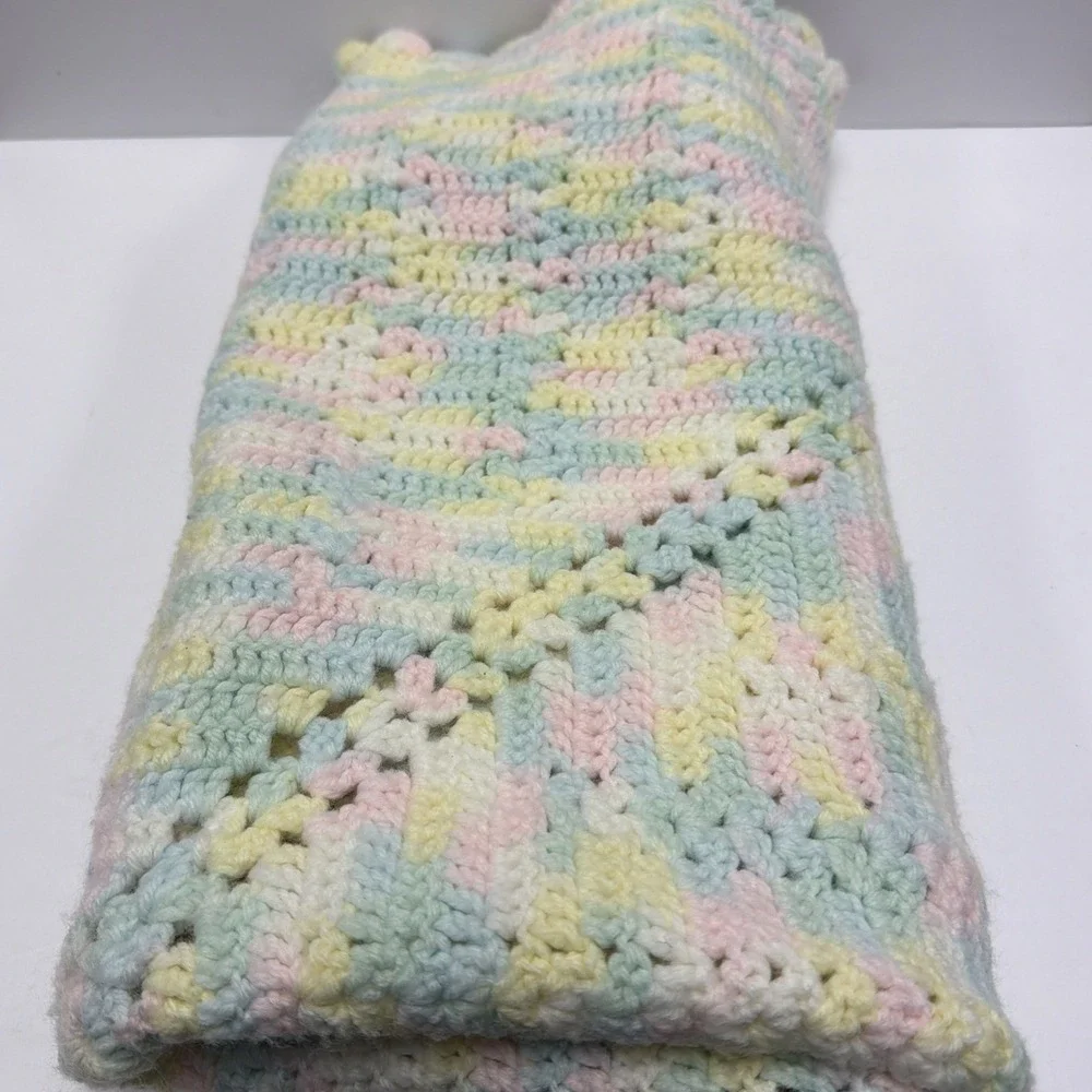 Handmade Crochet Baby Blanket Pastel Rainbow Afghan Scalloped‎ Edge 35